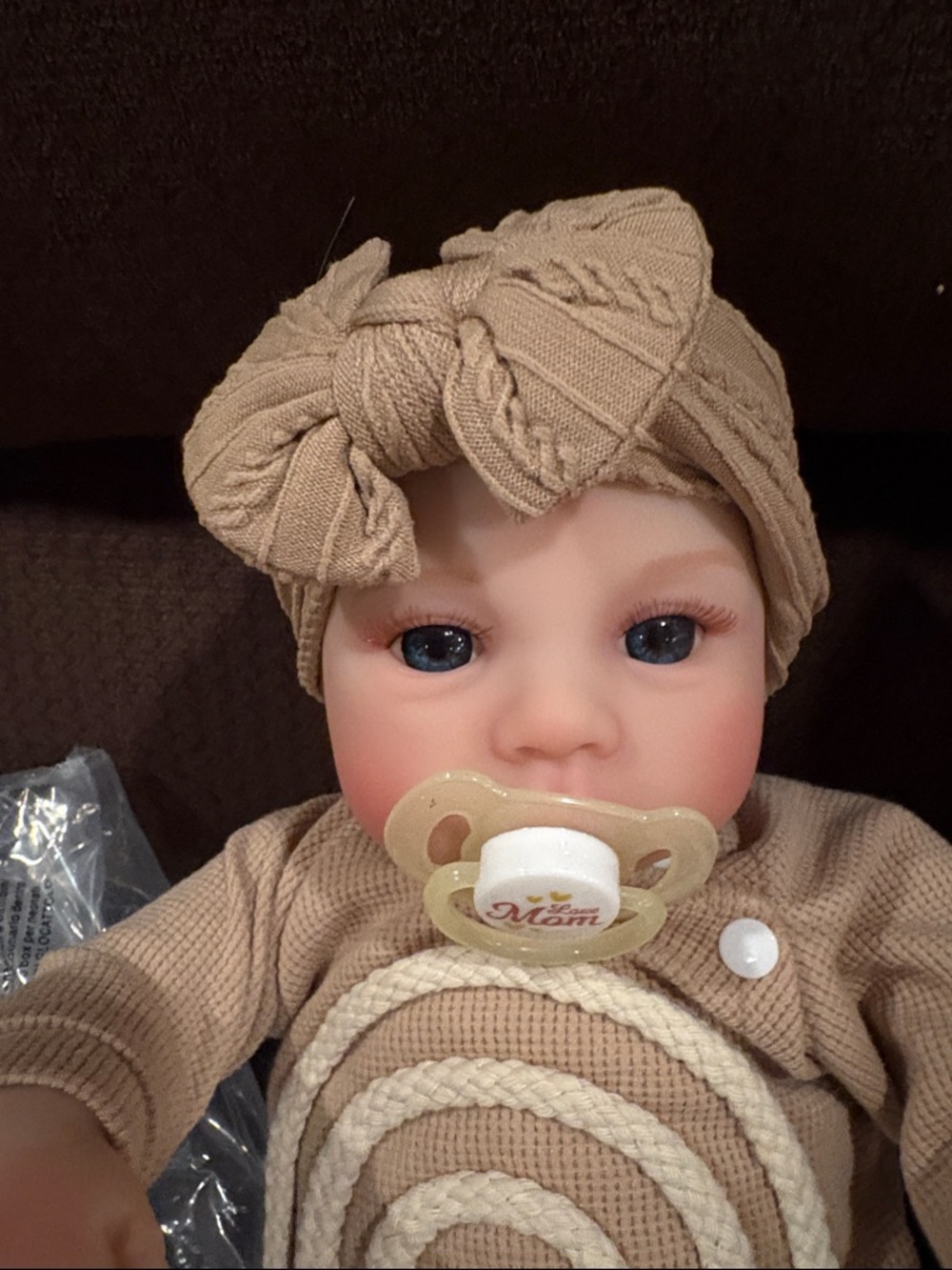 Reborn Baby Doll in Beige Outfit - Kids Toys cloth body - Picture 6 of 9